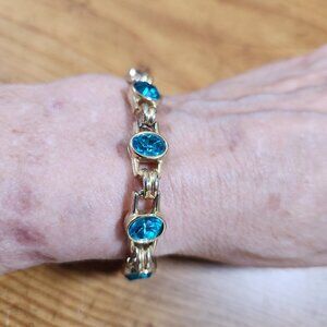 Gorgeous Womens Blue Topaz & Gold Bracelet 7"